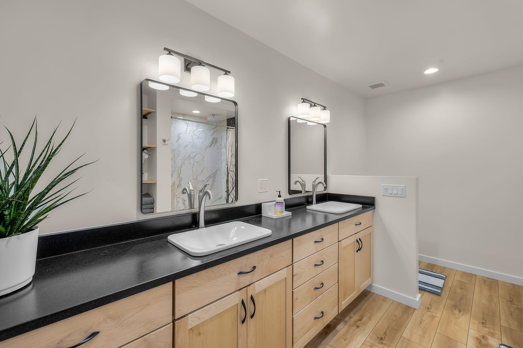 15943 Cascade Lane La Pine, OR 97739 - Photo 34 of 55 Bathroom 2