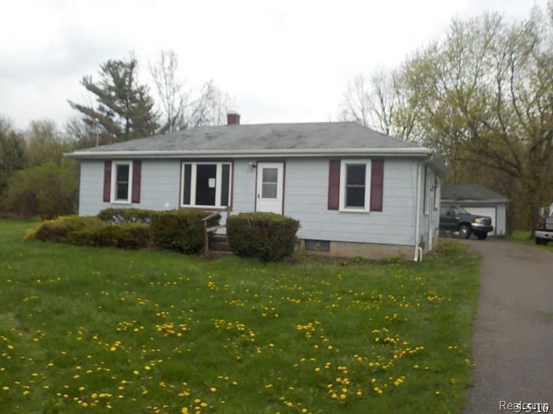 6287 Lapeer Road Burton, MI 48509 - Photo 1 of 21 DSCN4585.JPG