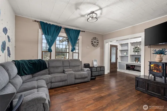 $350,000 | 610 Barnhart Street, Raymond, WA 98577