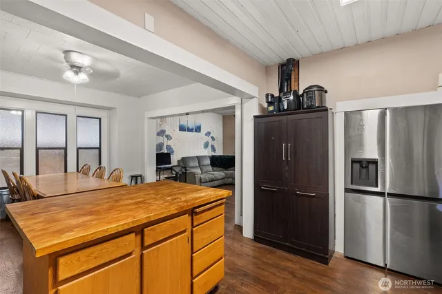 $350,000 | 610 Barnhart Street, Raymond, WA 98577