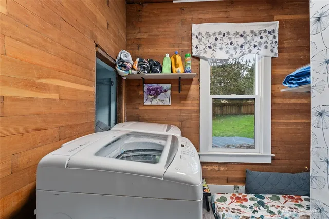 $350,000 | 610 Barnhart Street, Raymond, WA 98577