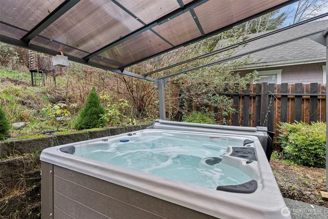 $350,000 | 610 Barnhart Street, Raymond, WA 98577