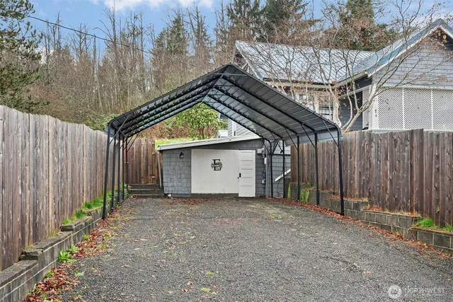 $350,000 | 610 Barnhart Street, Raymond, WA 98577