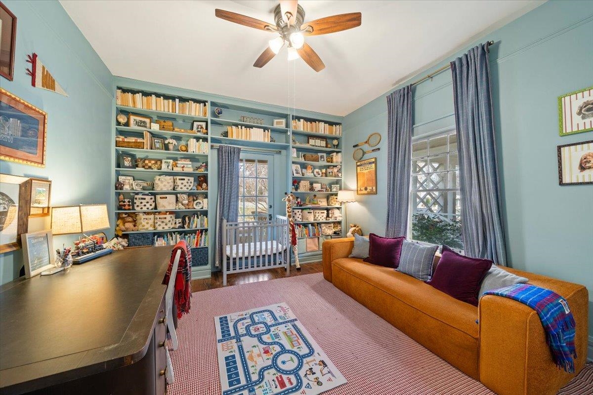 1937 Harbert Avenue Memphis, TN 38104 - Photo 19 of 32 a living room with furniture and a flat screen tv