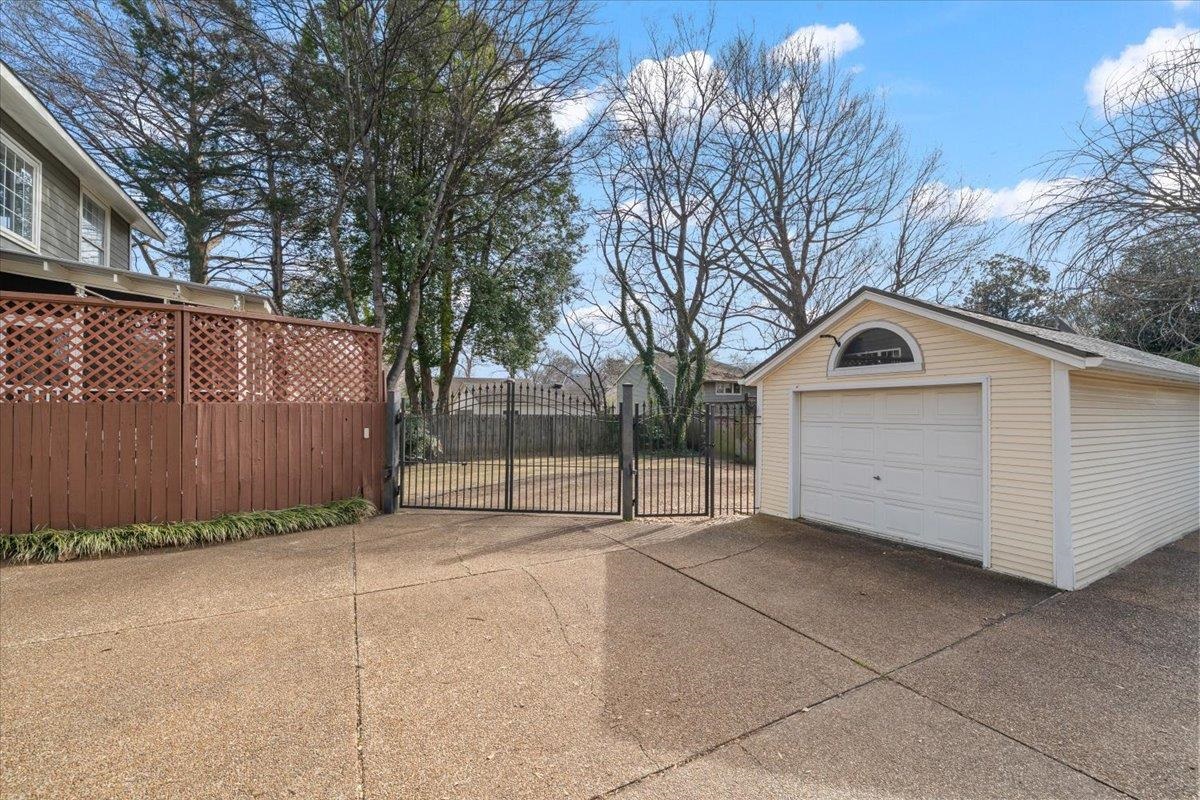 1937 Harbert Avenue Memphis, TN 38104 - Photo 30 of 32 a view of backyard of house