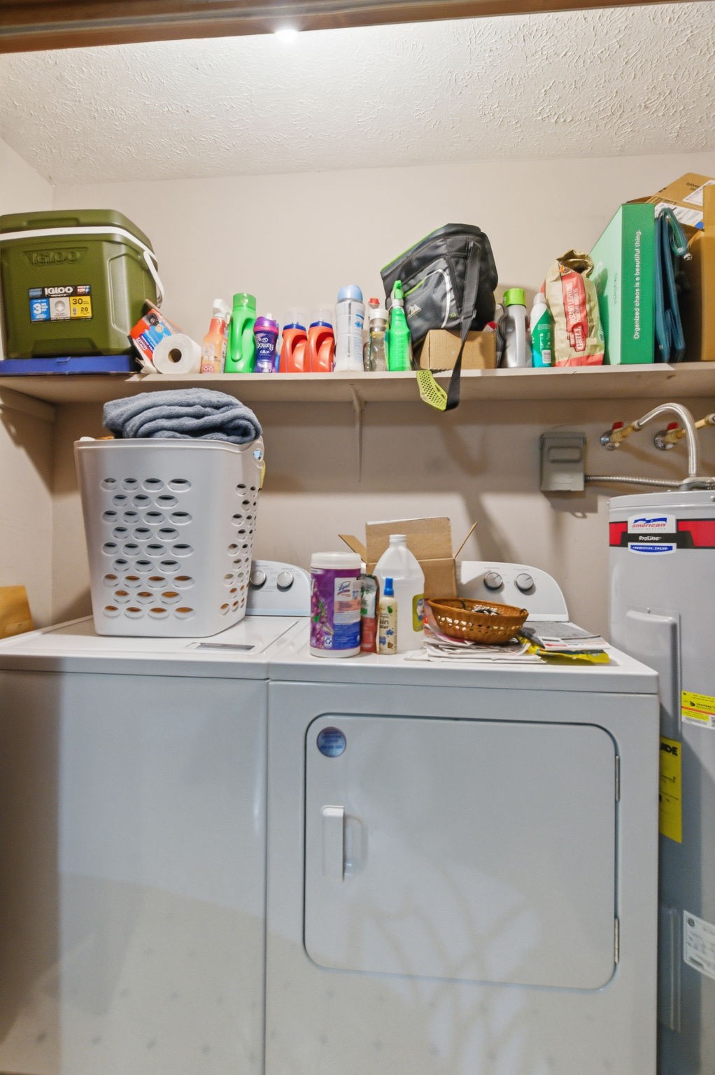 109 Gayla Court Portland, TN 37148 - Photo 14 of 48 a room with a microwave and shelf