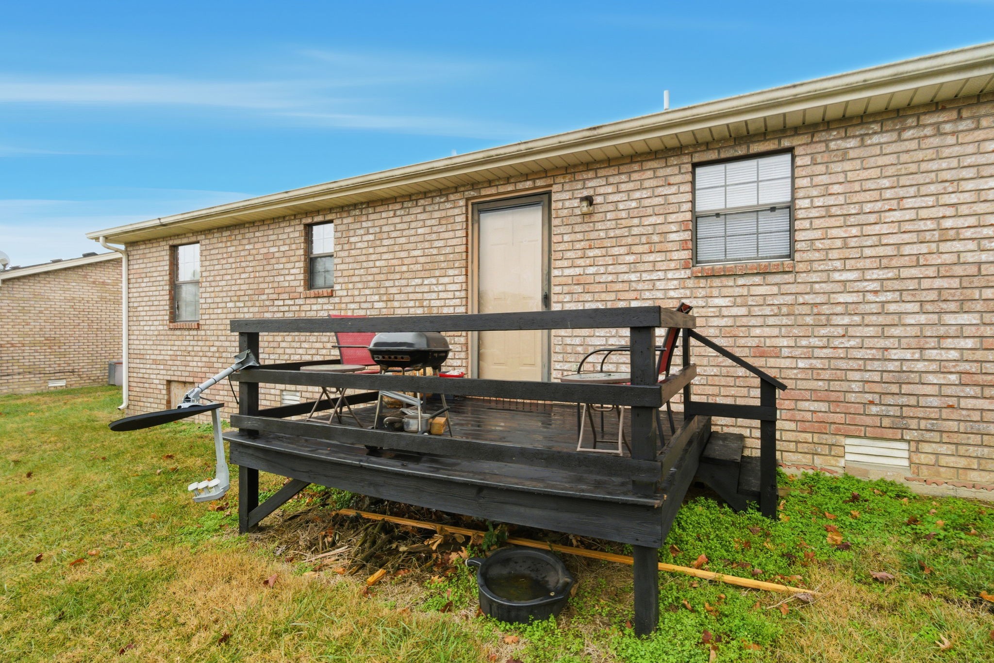 109 Gayla Court Portland, TN 37148 - Photo 45 of 48 a backyard of a house with table and chairs