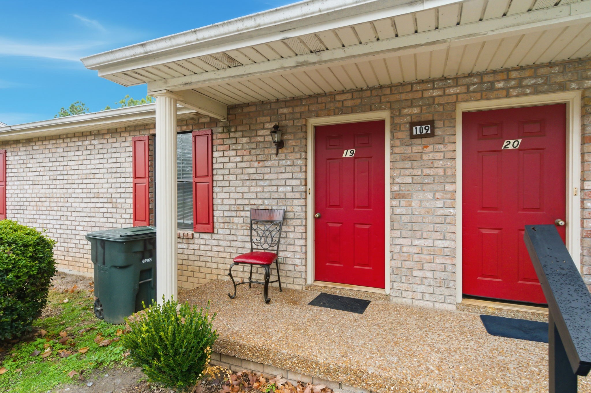 109 Gayla Court Portland, TN 37148 - Photo 5 of 48 a front view of a house with patio
