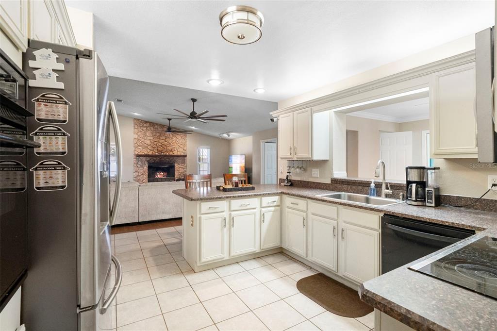 3080 Ragis Road Edgewater, FL 32132 - Photo 36 of 86