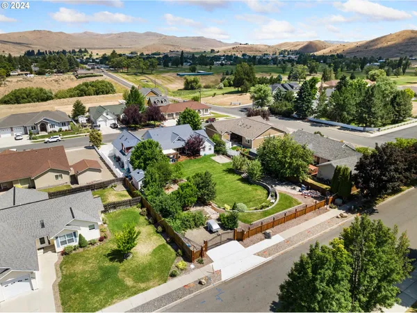 $799,000 | 915 Petry Lane, Baker City, OR 97814
