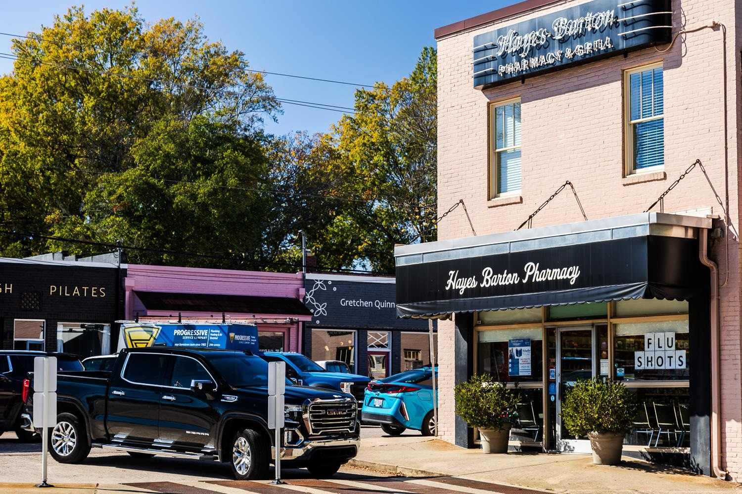 808 Williamson Drive Raleigh, NC 27608 - Photo 28 of 32 a view of a car park in front of building