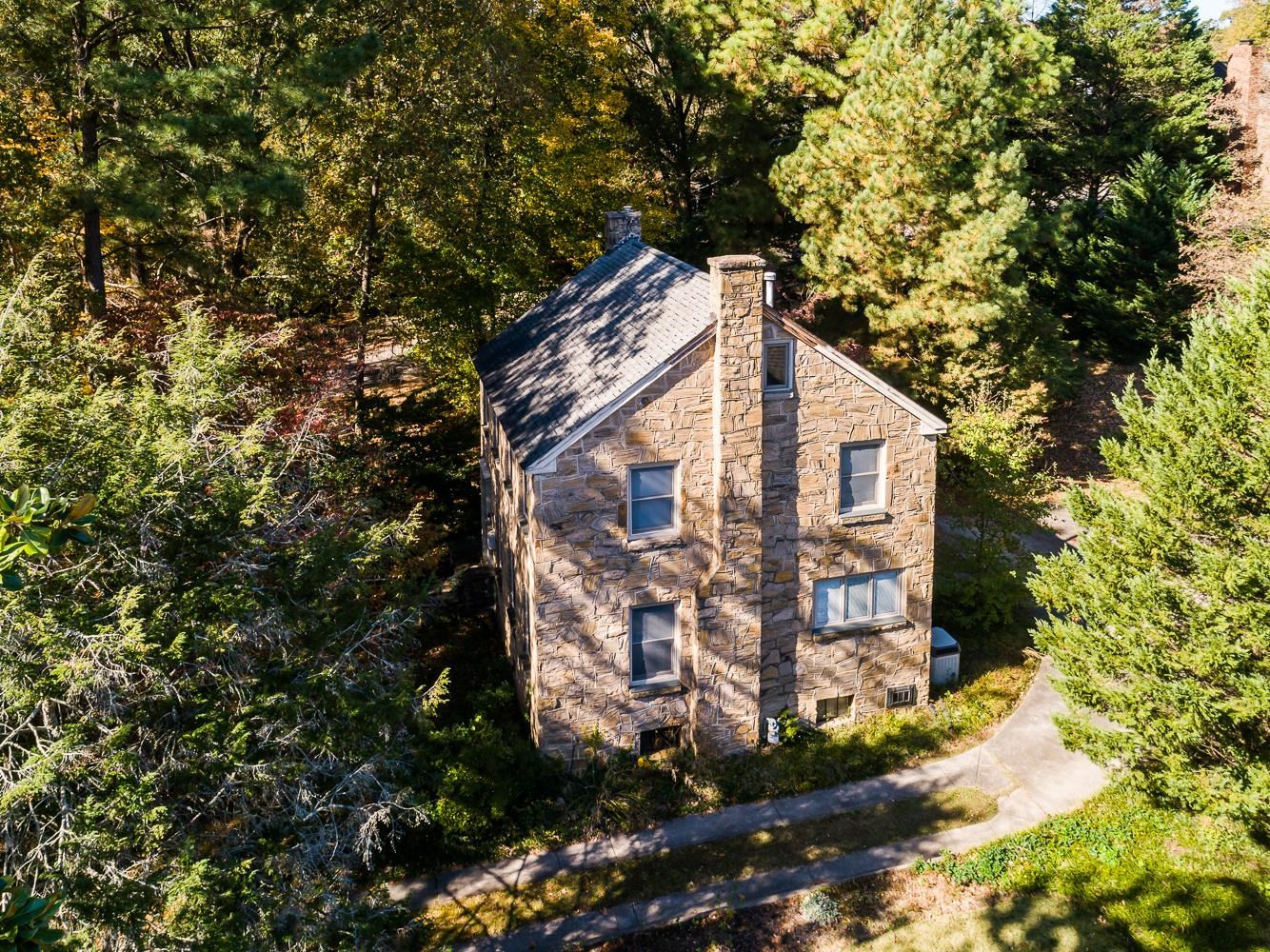 808 Williamson Drive Raleigh, NC 27608 - Photo 8 of 32 a view of a house with a tree