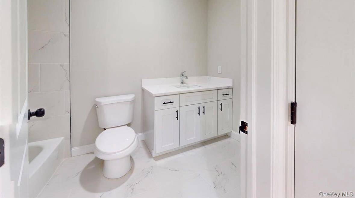 492 Blue Point Road Farmingville, NY 11738 - Photo 6 of 15
