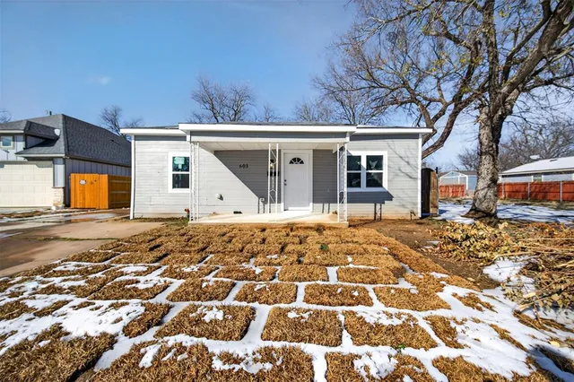 $185,000 | 603 East Willingham Street, Cleburne, TX 76031