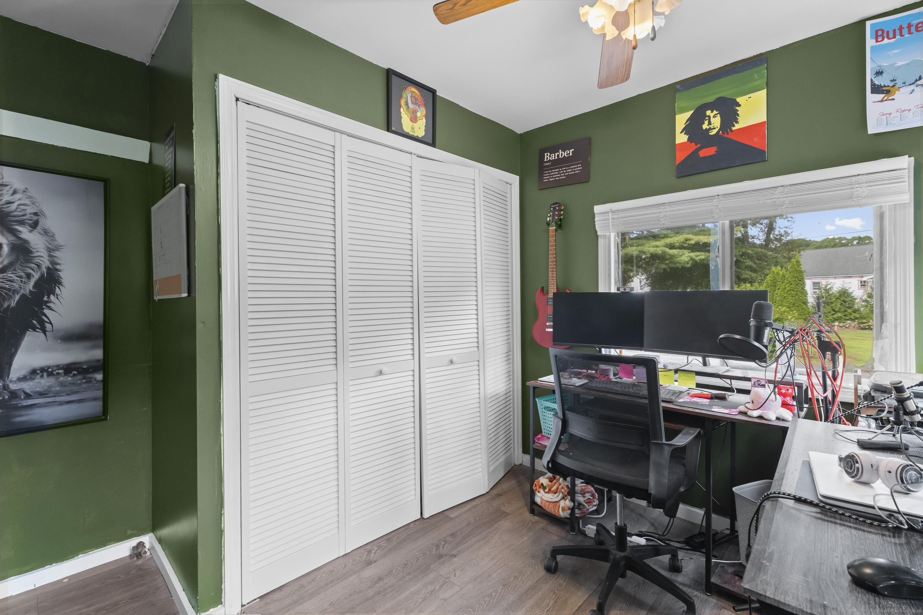 133 West Main Street, Unit MV1 Clinton, CT 06413 - Photo 14 of 36 a work room with furniture and a window