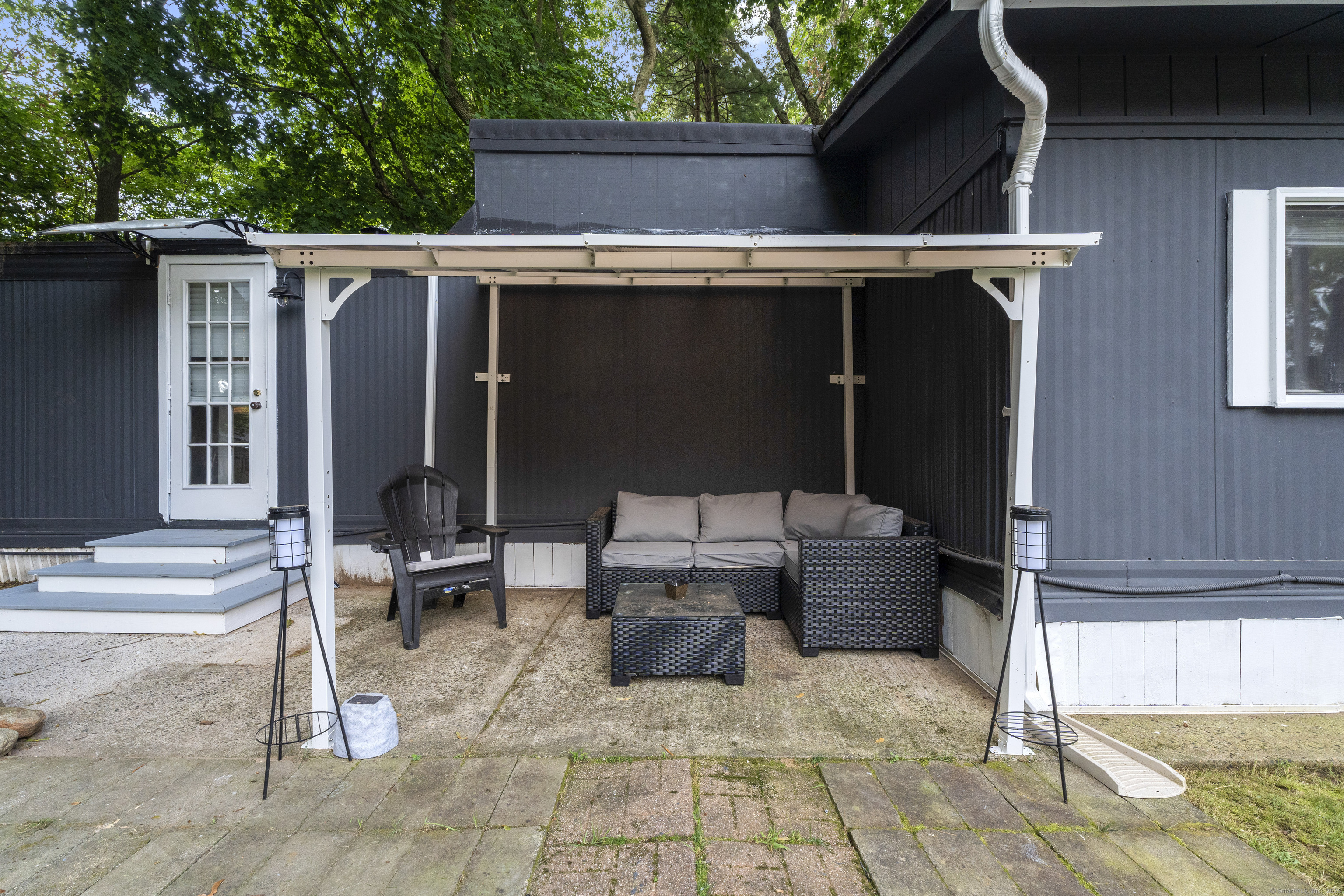 133 West Main Street, Unit MV1 Clinton, CT 06413 - Photo 29 of 36 a view of outdoor seating area