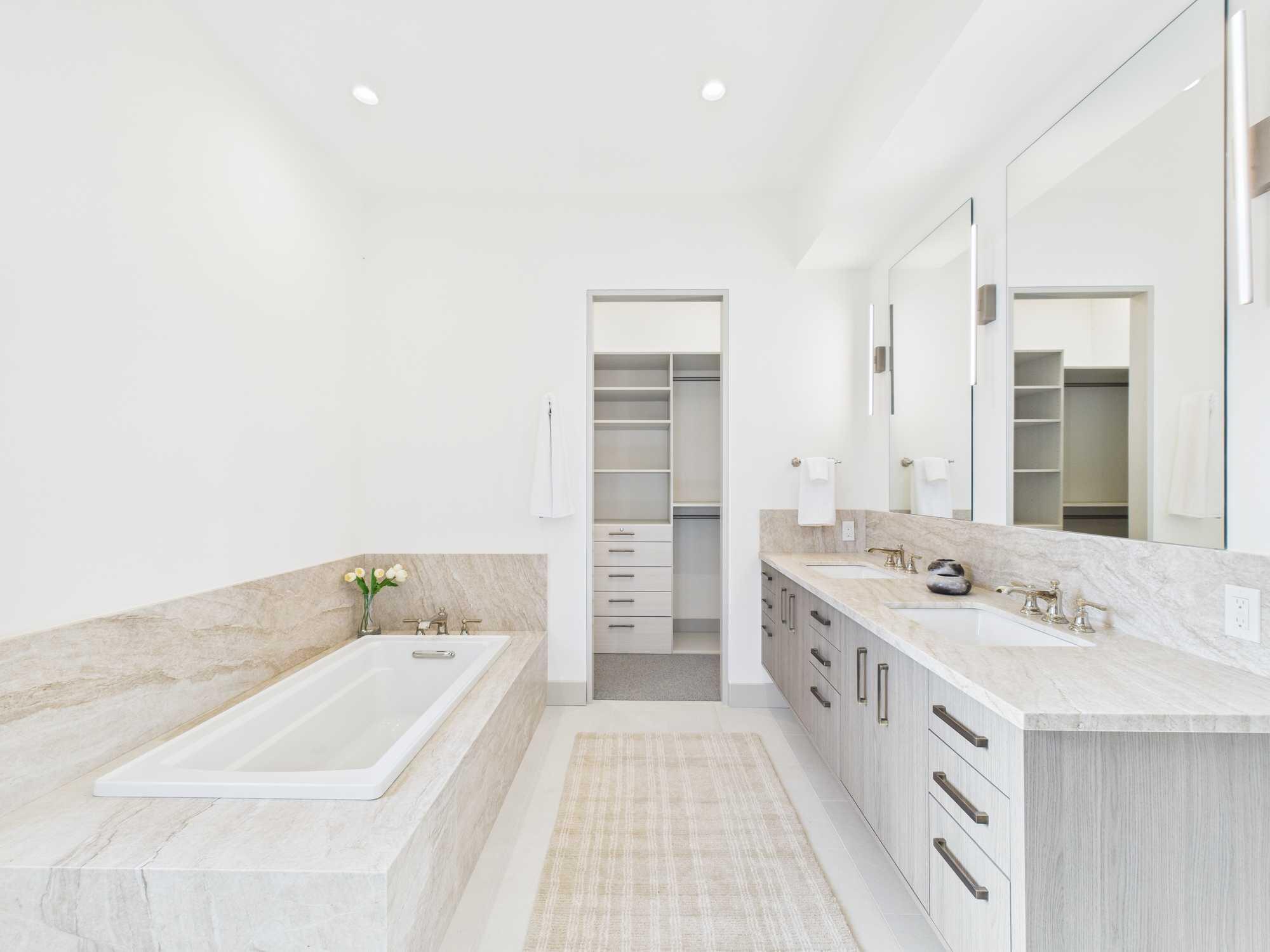 220 Bird Drive, Unit B Ketchum, ID 83340 - Photo 14 of 26 Main Floor Bedroom Ensuite Bathroom