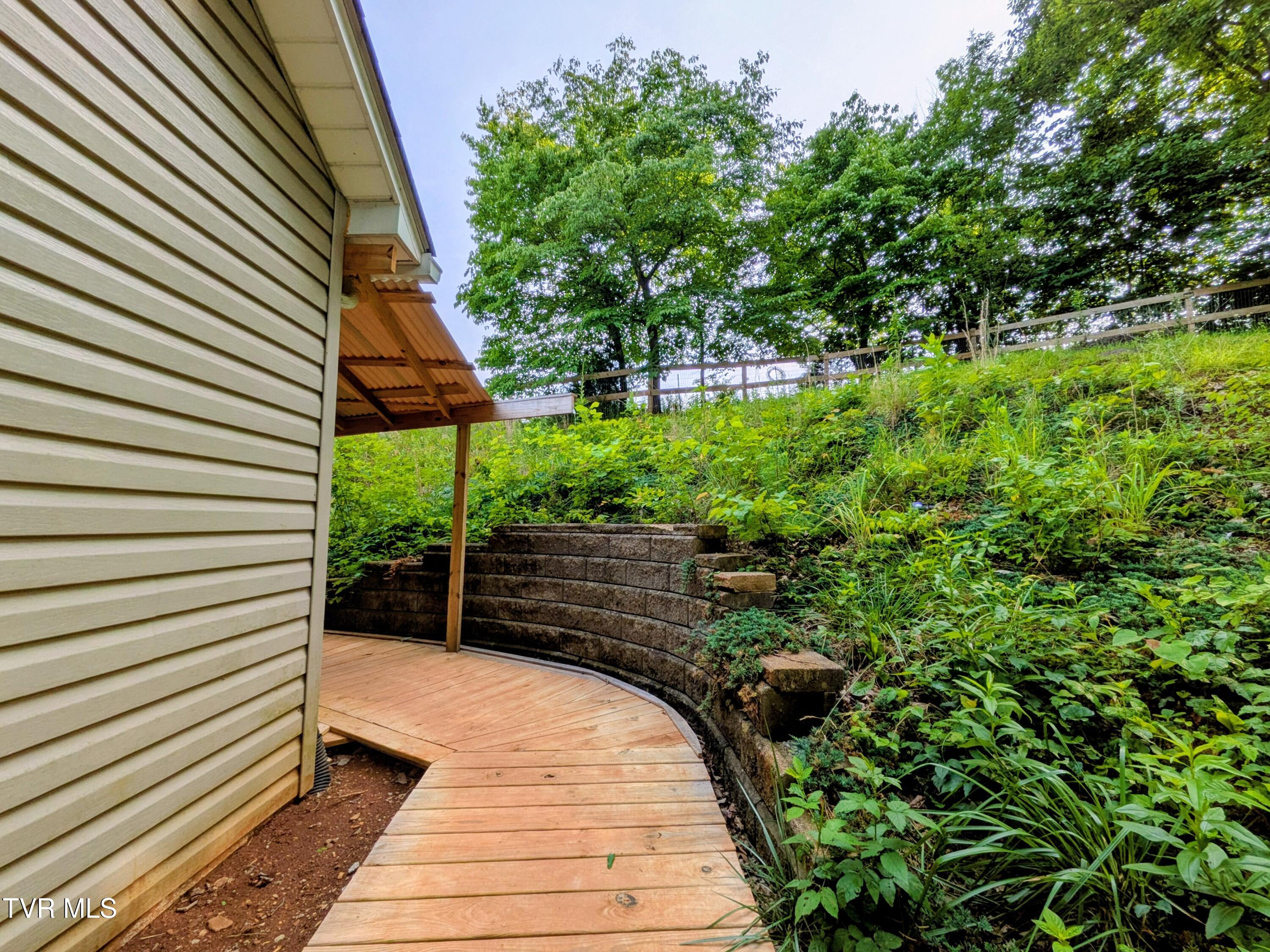 113 Nave Hollow Road Elizabethton, TN 37643 - Photo 54 of 91 Backporch(2)
