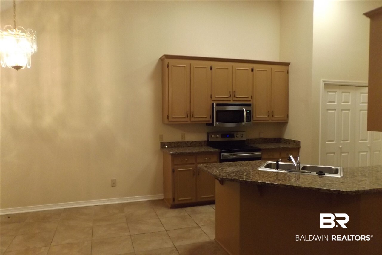 1708 South Bay Street Foley, AL 36535 - Photo 7 of 17