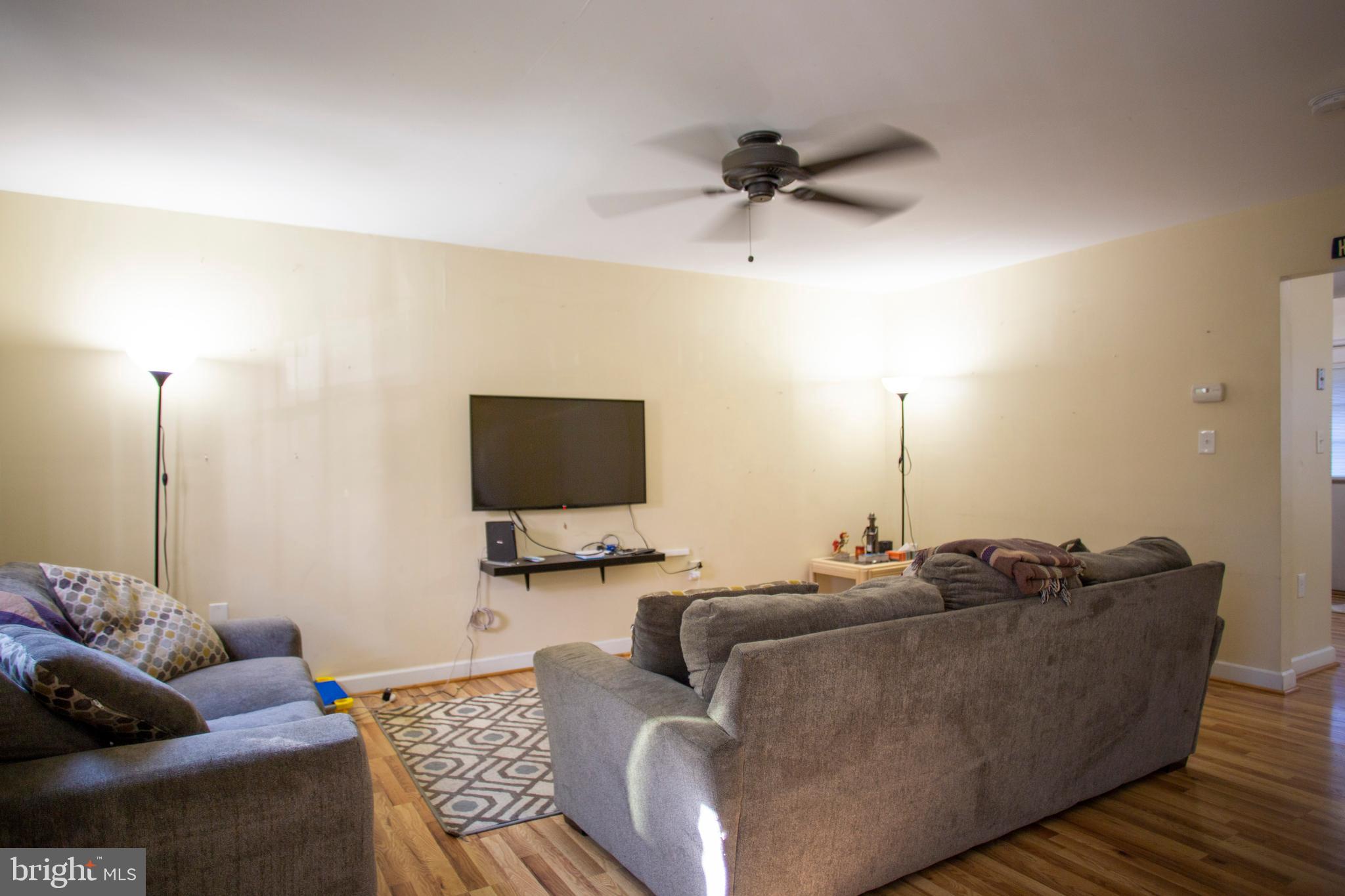 25716 Woodfield Road Damascus, MD 20872 - Photo 5 of 31 Gallery Image 5