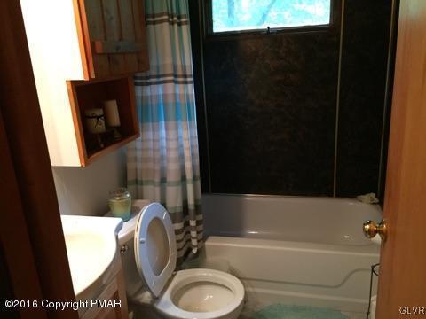 5192 Minks Pond Road Bushkill, PA 18324 - Photo 13 of 15 Gallery Image 13