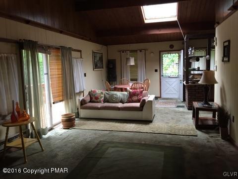 5192 Minks Pond Road Bushkill, PA 18324 - Photo 4 of 15 Gallery Image 4