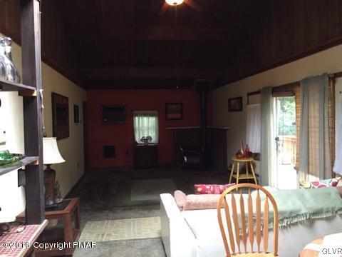 5192 Minks Pond Road Bushkill, PA 18324 - Photo 5 of 15 Gallery Image 5