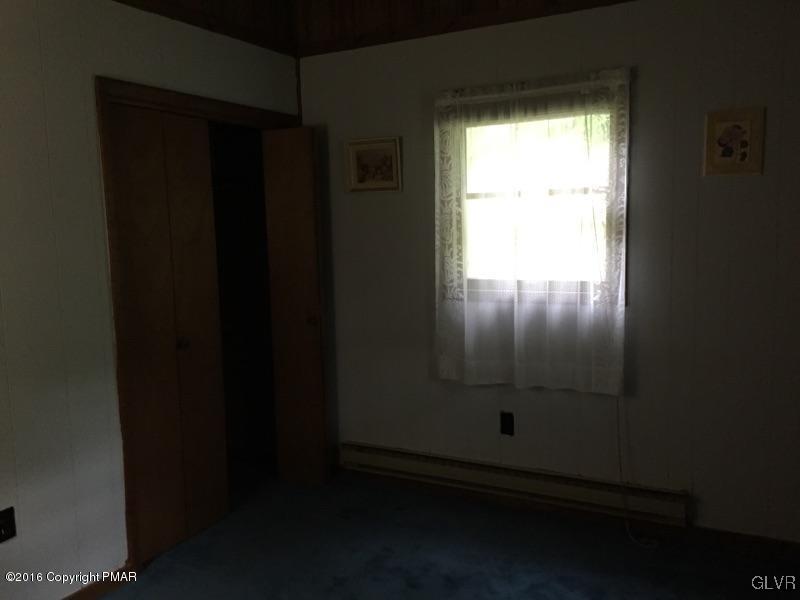 5192 Minks Pond Road Bushkill, PA 18324 - Photo 9 of 15 Gallery Image 9