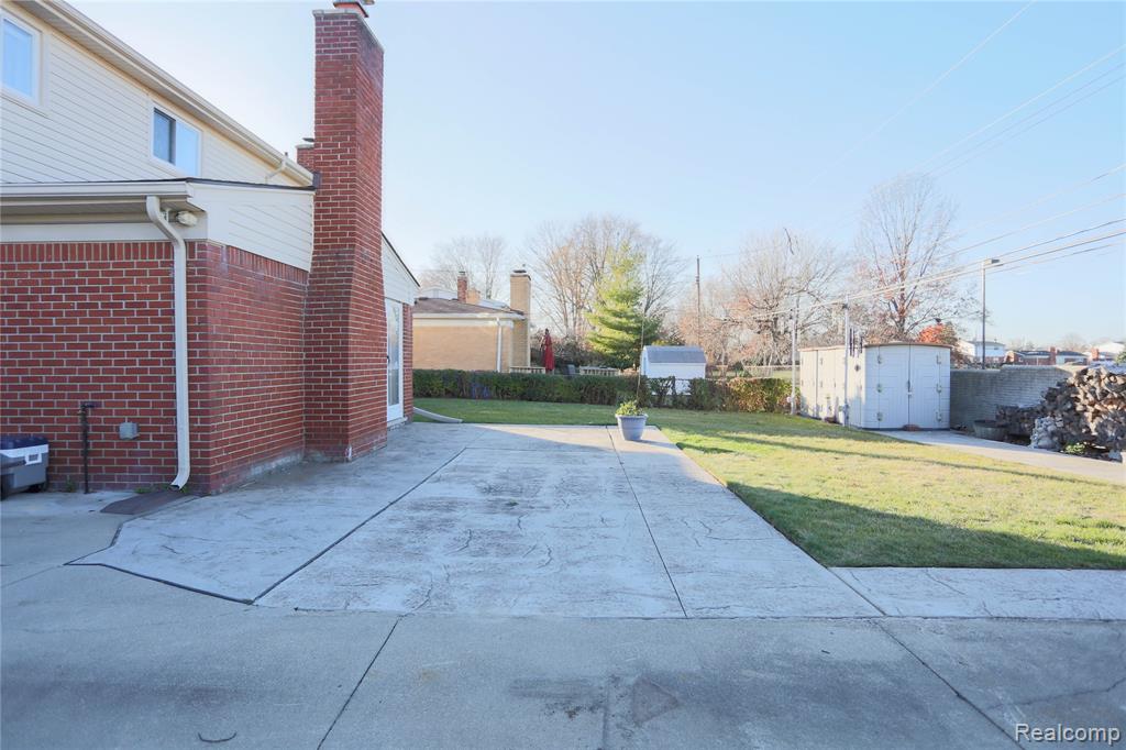 12103 Diegel Road Warren, MI 48093 - Photo 5 of 43 Gallery Image 5