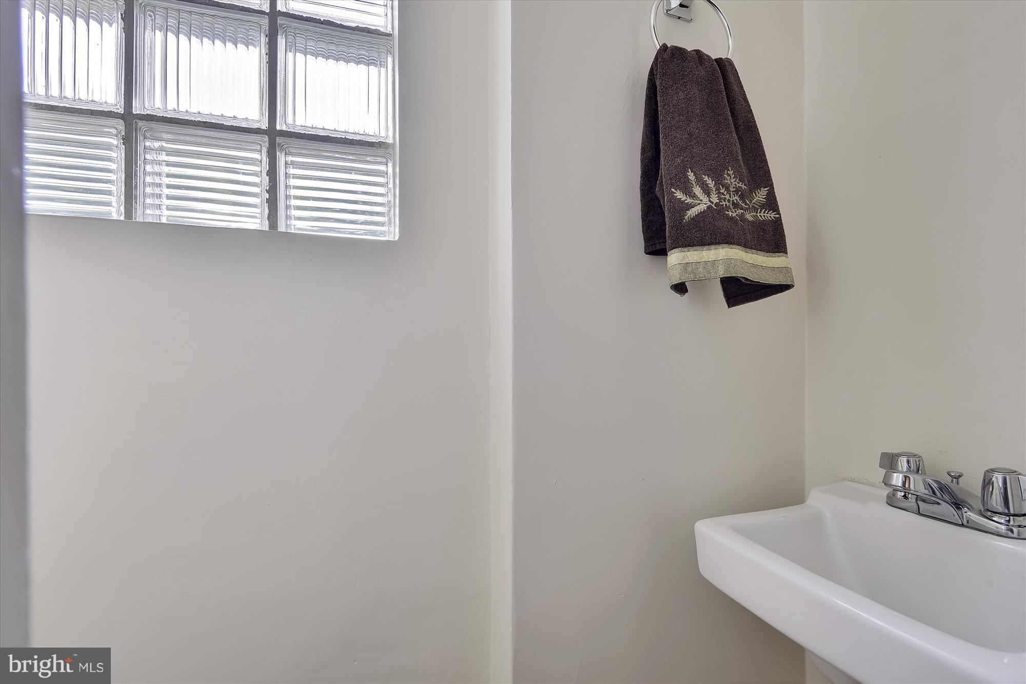 3813 Labyrinth Road Baltimore, MD 21215 - Photo 11 of 30 Powder Room - Main Level