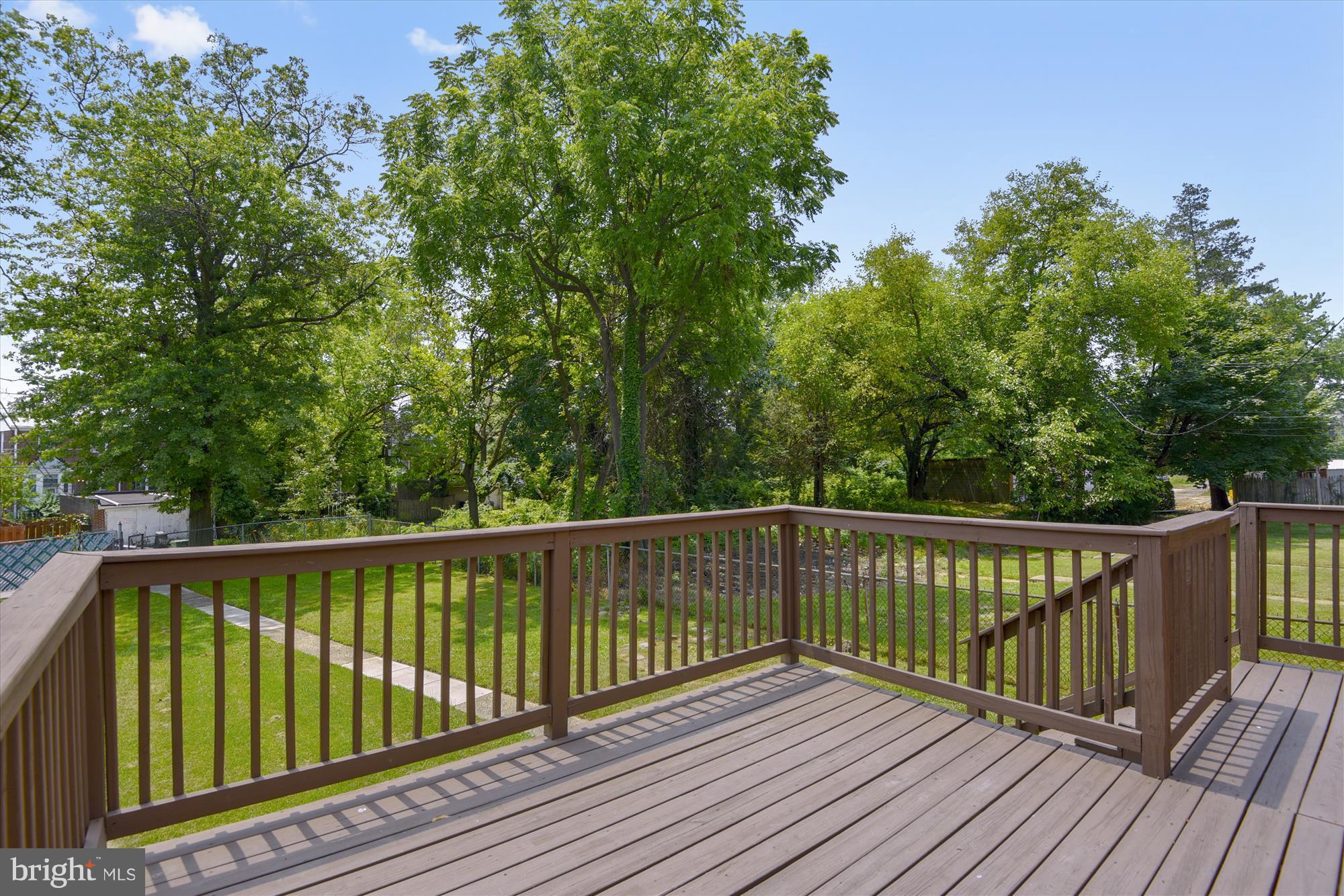 3813 Labyrinth Road Baltimore, MD 21215 - Photo 27 of 30 Deck