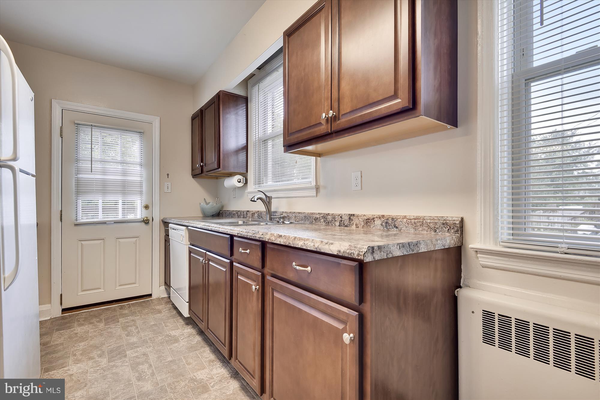 3813 Labyrinth Road Baltimore, MD 21215 - Photo 10 of 30 Kitchen