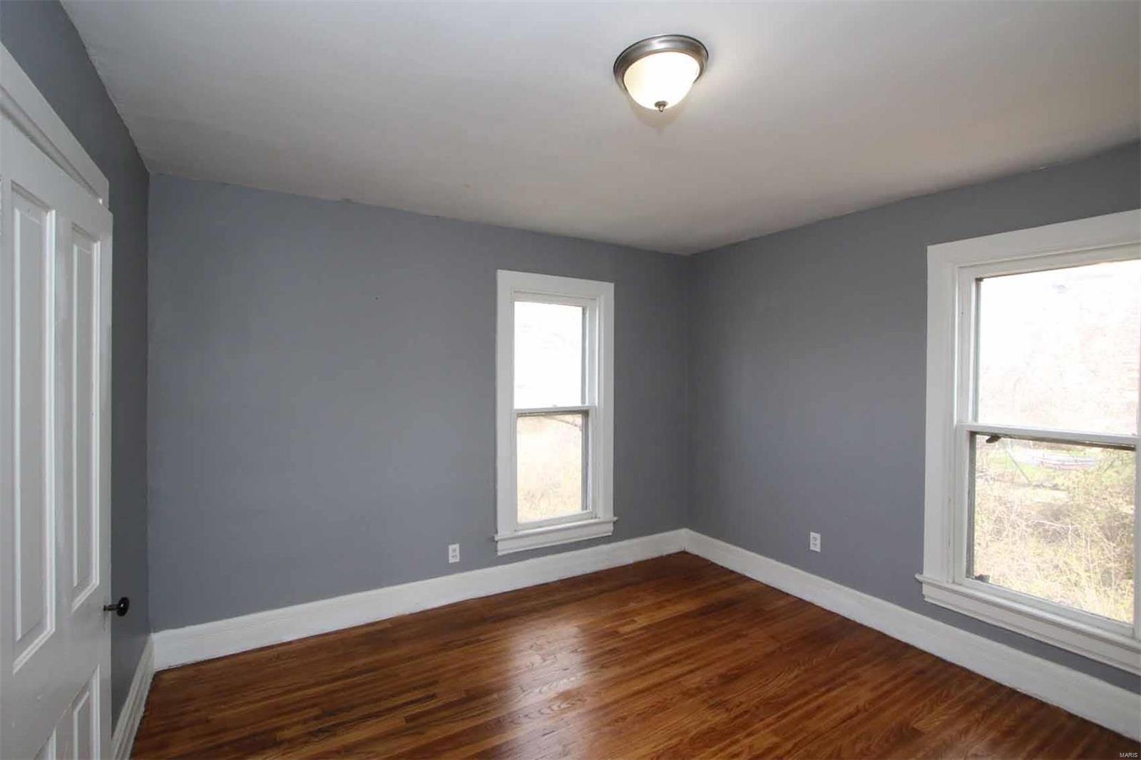 2202 Mills Avenue Alton, IL 62002 - Photo 17 of 22