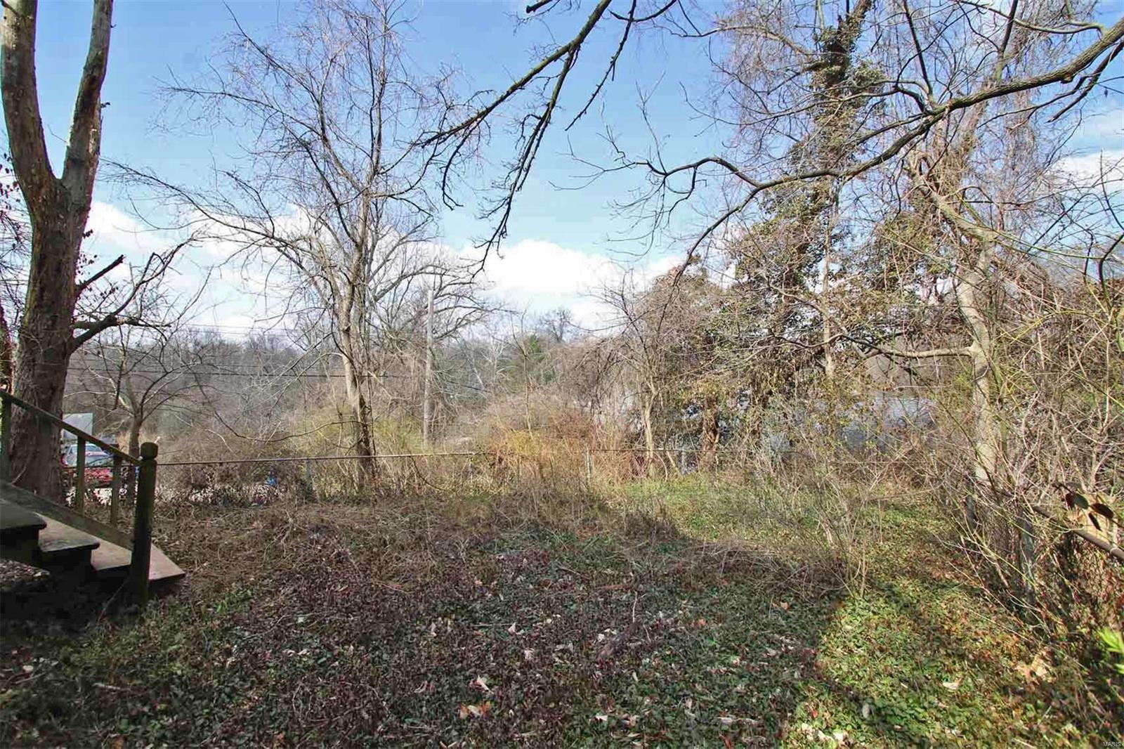 2202 Mills Avenue Alton, IL 62002 - Photo 3 of 22