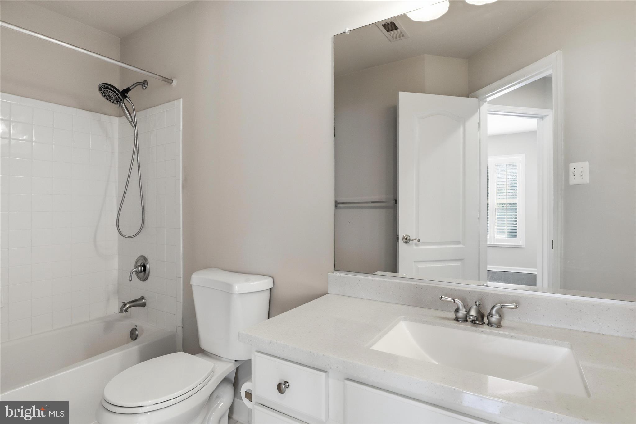 10227 Rutland Round Road, Unit 34 Columbia, MD 21044 - Photo 36 of 48 2nd Floor Guest Bathroom