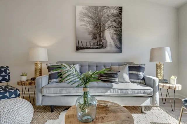 $284,900 | 2341 Cooper Terrace, Nashville, TN 37216