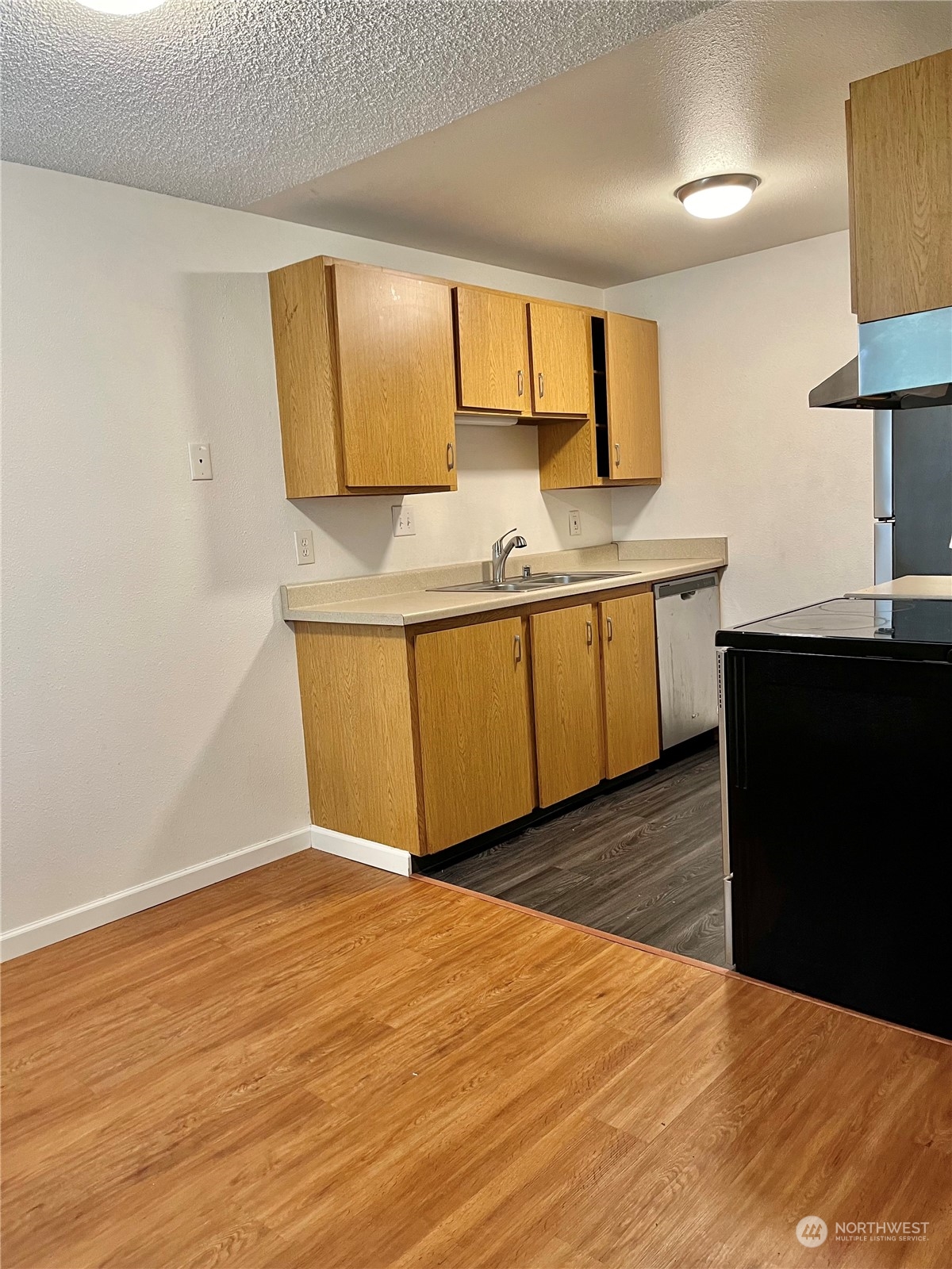 3206 Pine Road Northeast, Unit D5 Bremerton, WA 98310 - Photo 5 of 16 Gallery Image 5