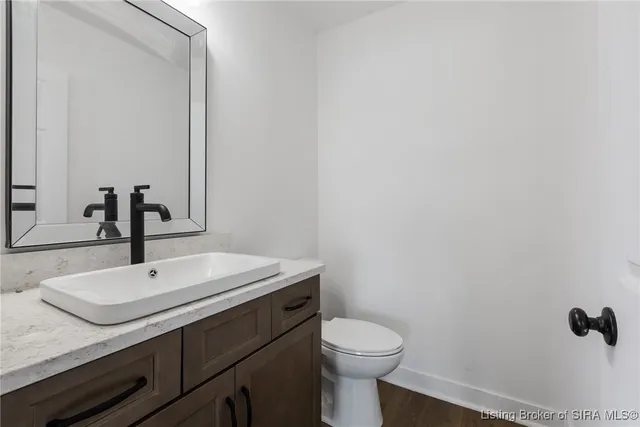 $674,900 | 4818 Upper River Road, Jeffersonville, IN 47130