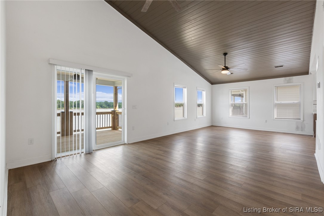 4818 Upper River Road Jeffersonville, IN 47130 - Photo 6 of 75 Vaulted ceiling