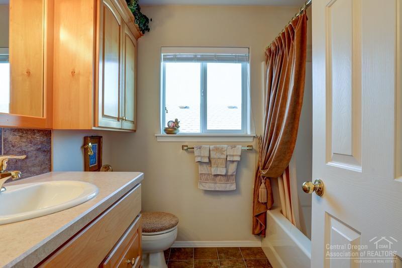 20555 Rolen Avenue Bend, OR 97702 - Photo 16 of 25 Additional Photo