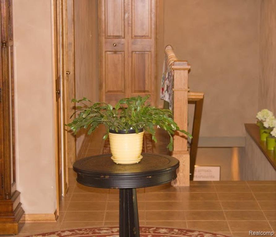 4453 Havens Road Dryden, MI 48428 - Photo 18 of 34 Foyer.jpg