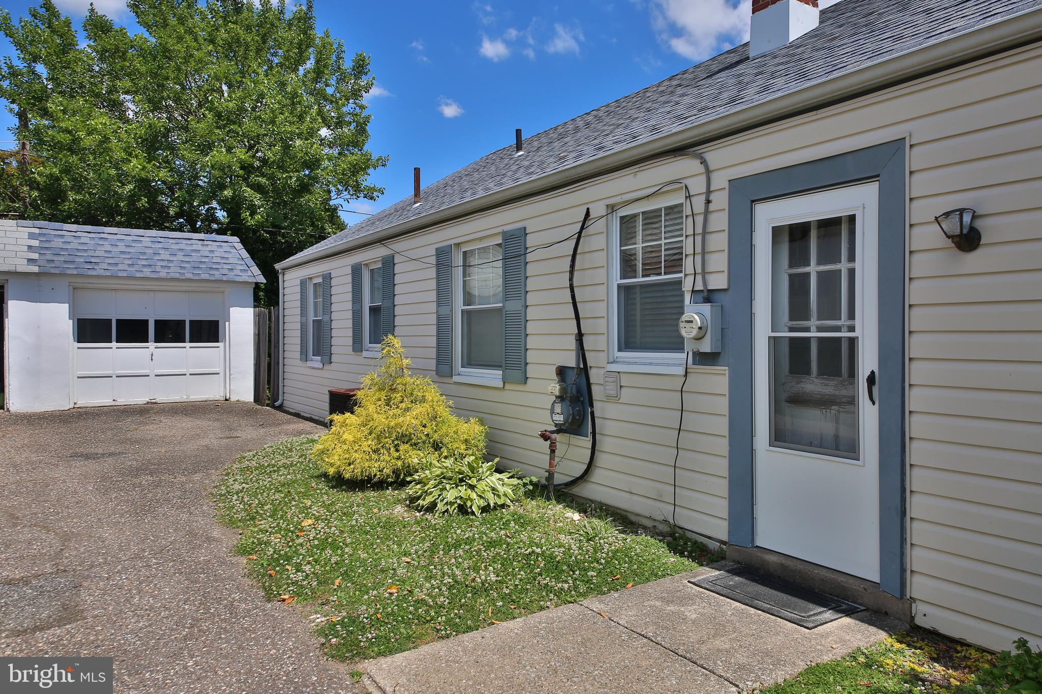 9210 Horatio Road Philadelphia, PA 19114 - Photo 3 of 23 Gallery Image 3