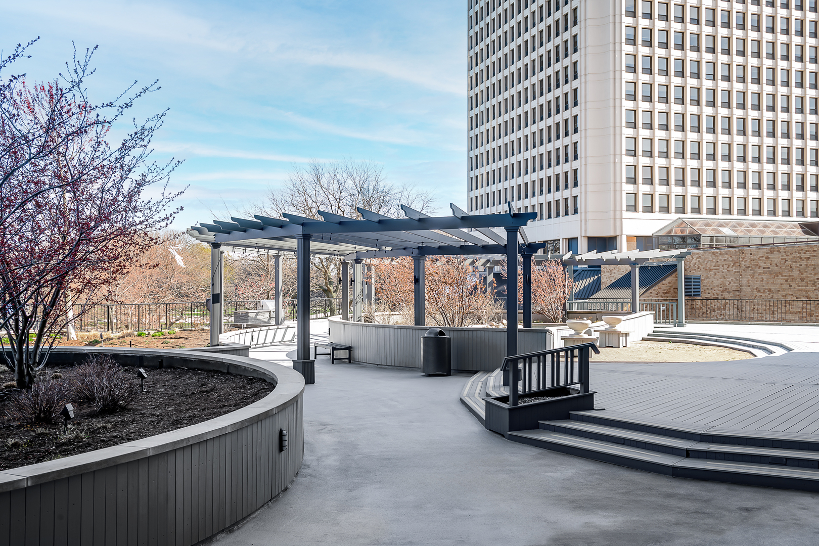 5415 North Sheridan Road, Unit 3004 Chicago, IL 60640 - Photo 19 of 26 a view of a swimming pool and outdoor kitchen