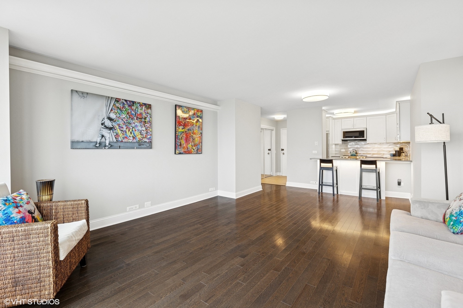 5415 North Sheridan Road, Unit 3004 Chicago, IL 60640 - Photo 3 of 26 a view of kitchen with furniture and wooden floor
