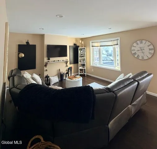 $468,500 | 7 Harmon Road, Glenville, NY 12302