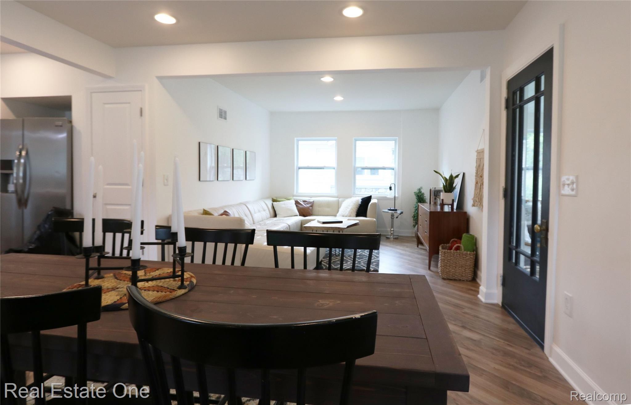 1809 Manse Road Waterford, MI 48328 - Photo 5 of 27 1809 - Dining Family.jpg