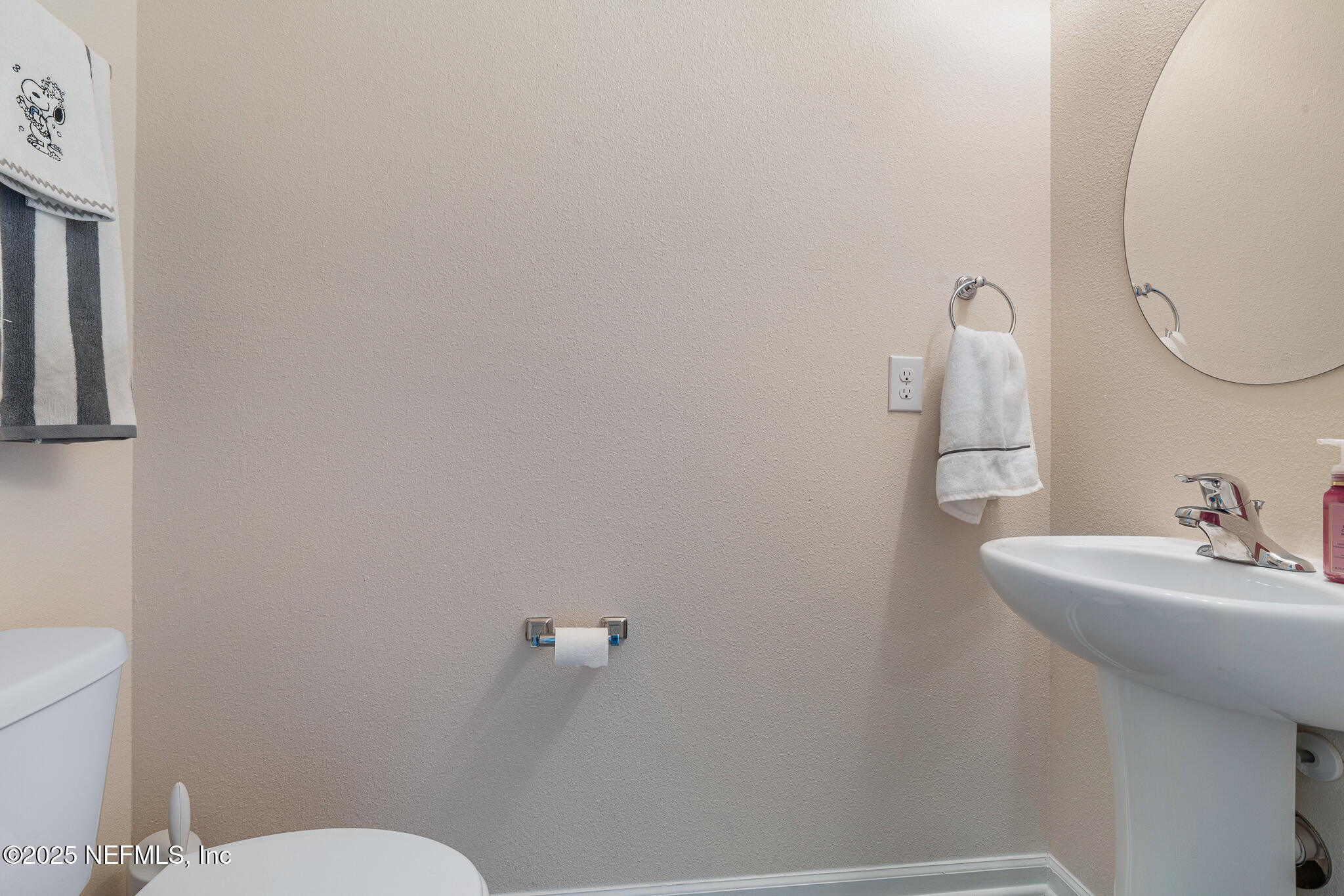 113 Red House Cir Street St. Augustine, FL 32084 - Photo 15 of 40 a bathroom with a sink mirror and toilet