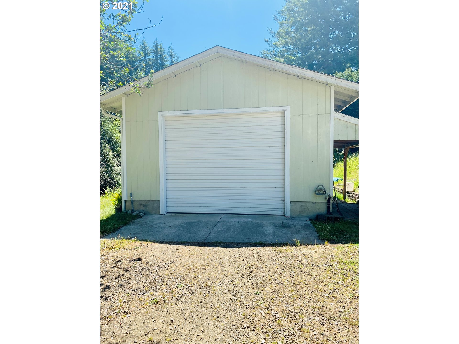 89366 Sutton Lake Road Florence, OR 97439 - Photo 2 of 25 Gallery Image 2