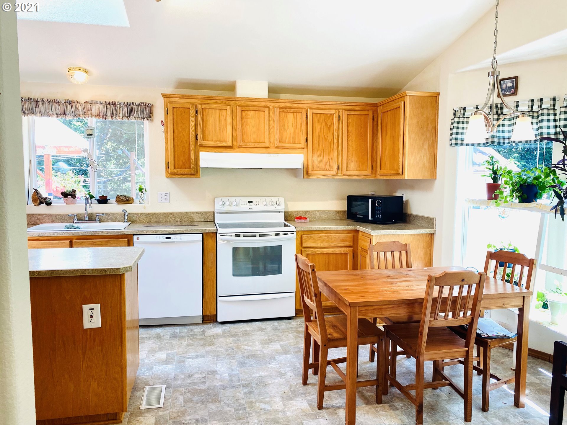 89366 Sutton Lake Road Florence, OR 97439 - Photo 11 of 25 Gallery Image 11