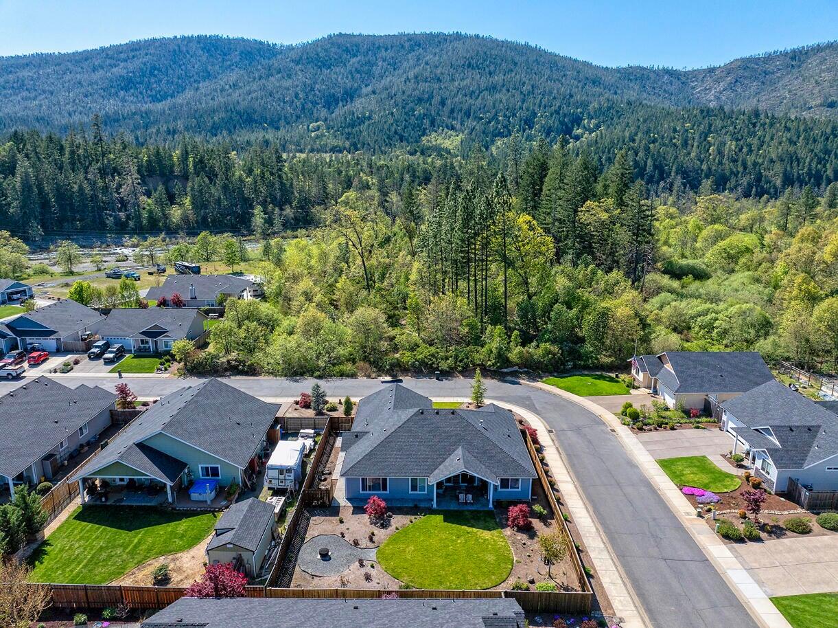 243 Retirement Lane Cave Junction, OR 97523 - Photo 5 of 62 20250423182039267402000000-o